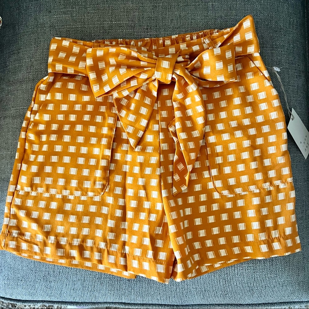 Yellow High waisted shorts with belt